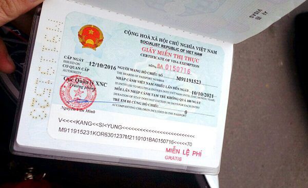Giấy miễn thị thực 5 năm cho người nước ngoài